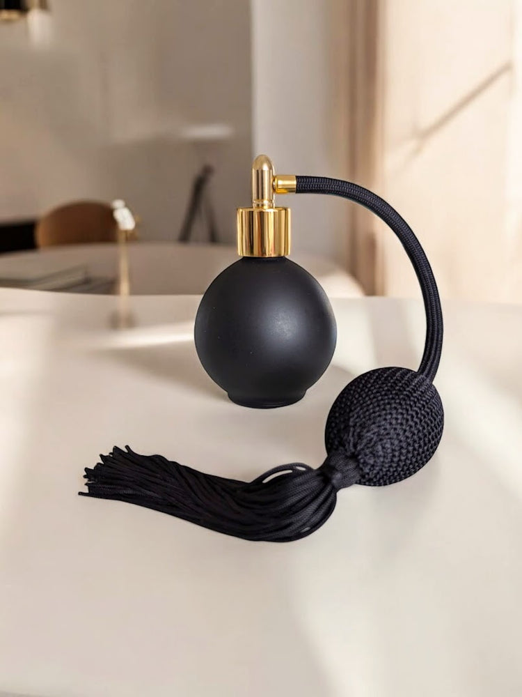 Classic matt black glass 78ml round bottle perfume atomizer with tassel