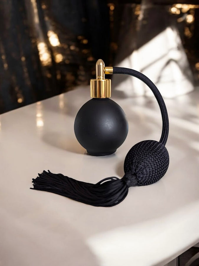 Classic matt black glass 78ml round bottle perfume atomizer with tassel